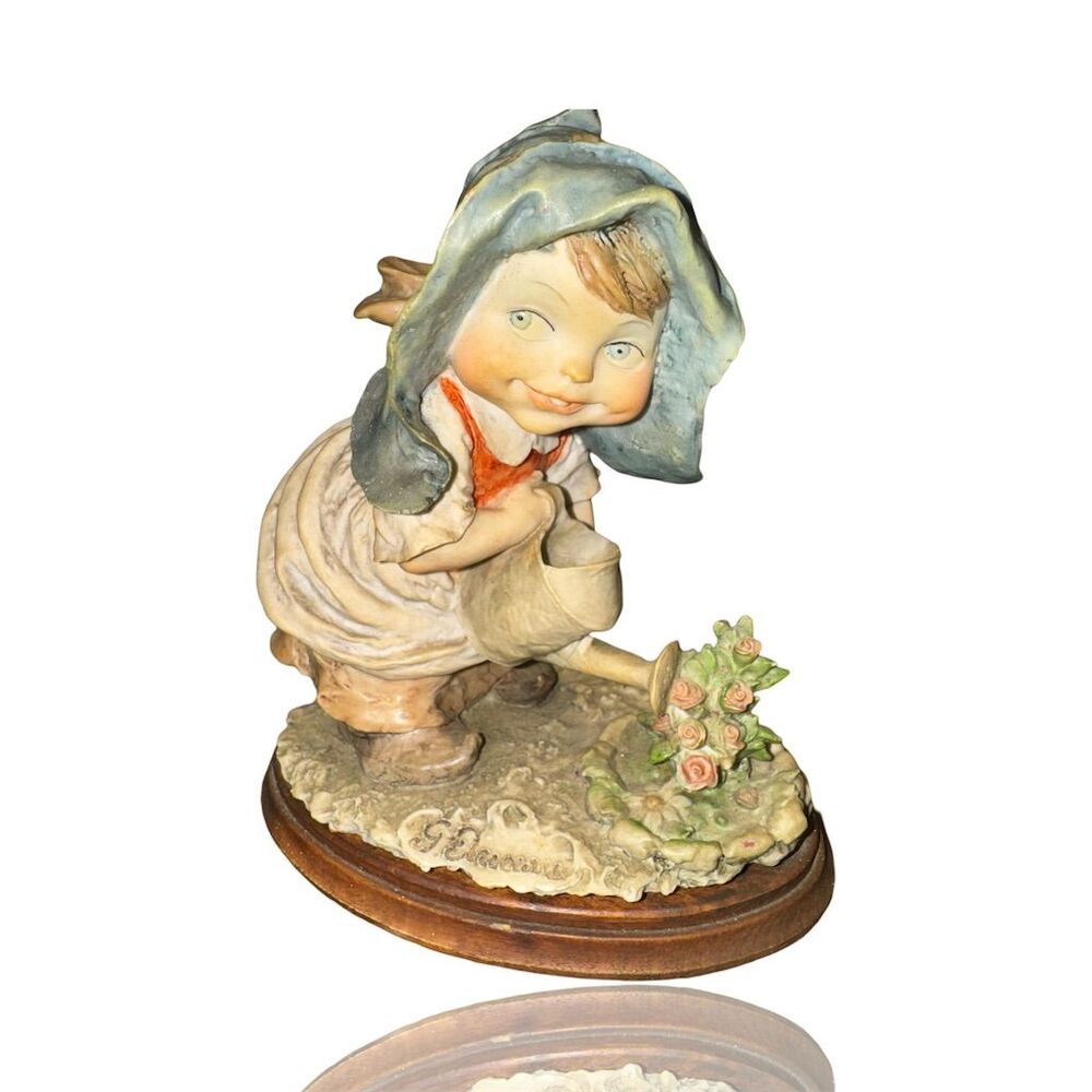Giuseppe Armani 1981 "Watering the Roses" Figurine 7" Multicolor